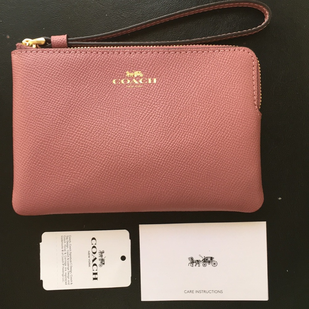 Authentic Coach wristlet NWT